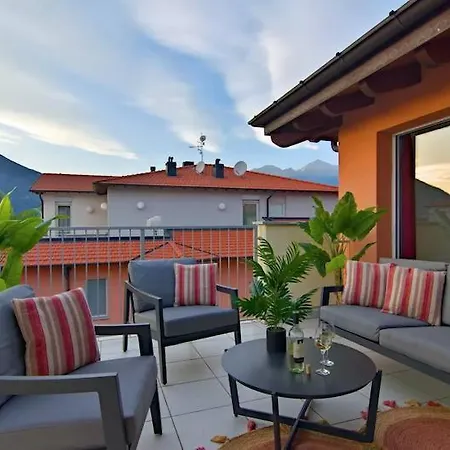 Italian Lakes Penthouse With Pool 公寓